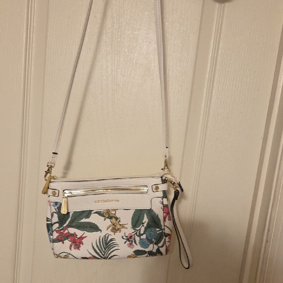 Floral Crossbody Bag in White - Picture 7 of 7